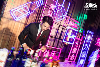 现场互动
花式调酒｜欢乐抽奖｜互动小游戏